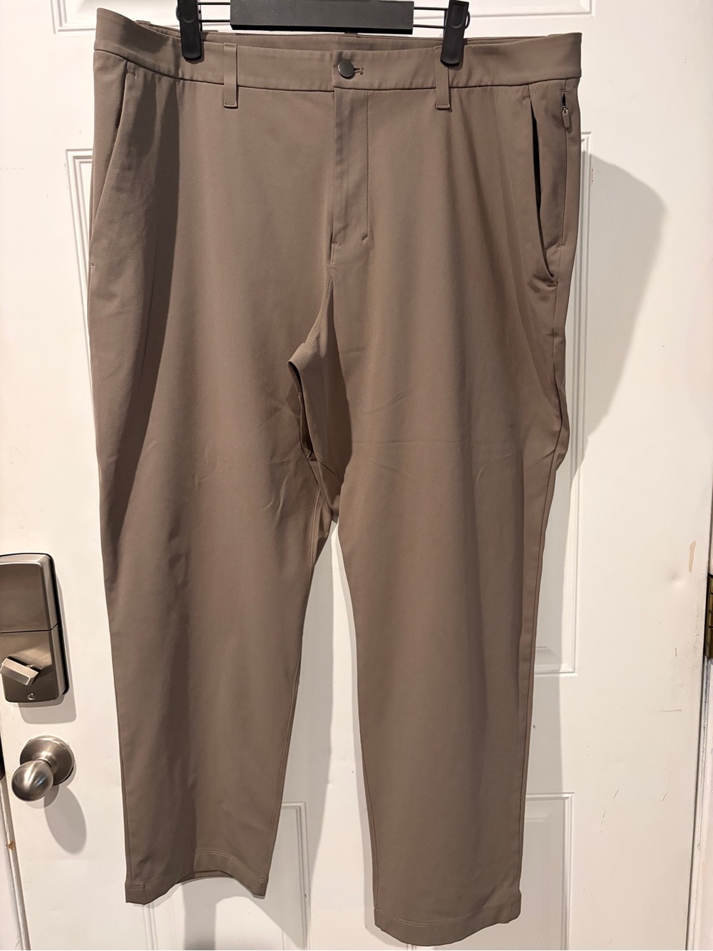 Lululemon ABC Classic-Fit Trouser
*Warpstreme